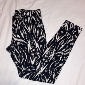 BDG skinny jeans • size 27